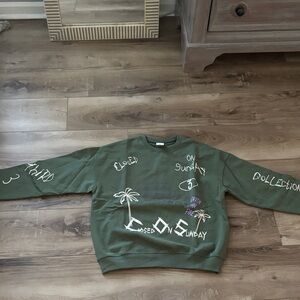 Closed On Sundays Crew neck